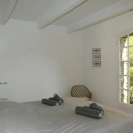 Maison Sous Les Pins 滨海卡瓦莱尔