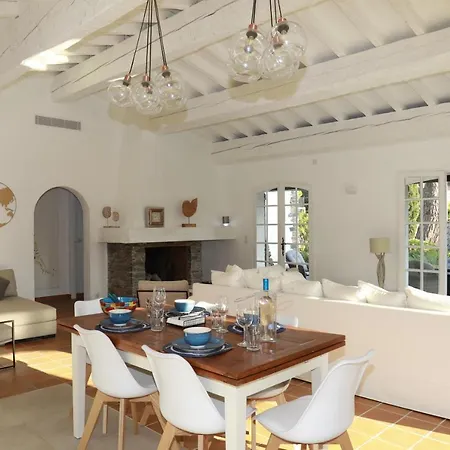 Maison Sous Les Pins 滨海卡瓦莱尔