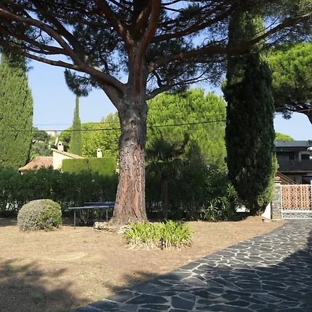 Maison Sous Les Pins Ferienhaus *