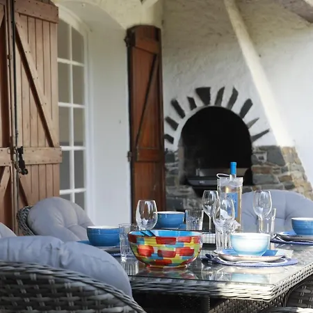 Maison Sous Les Pins * Кавалер-сюр-Мер